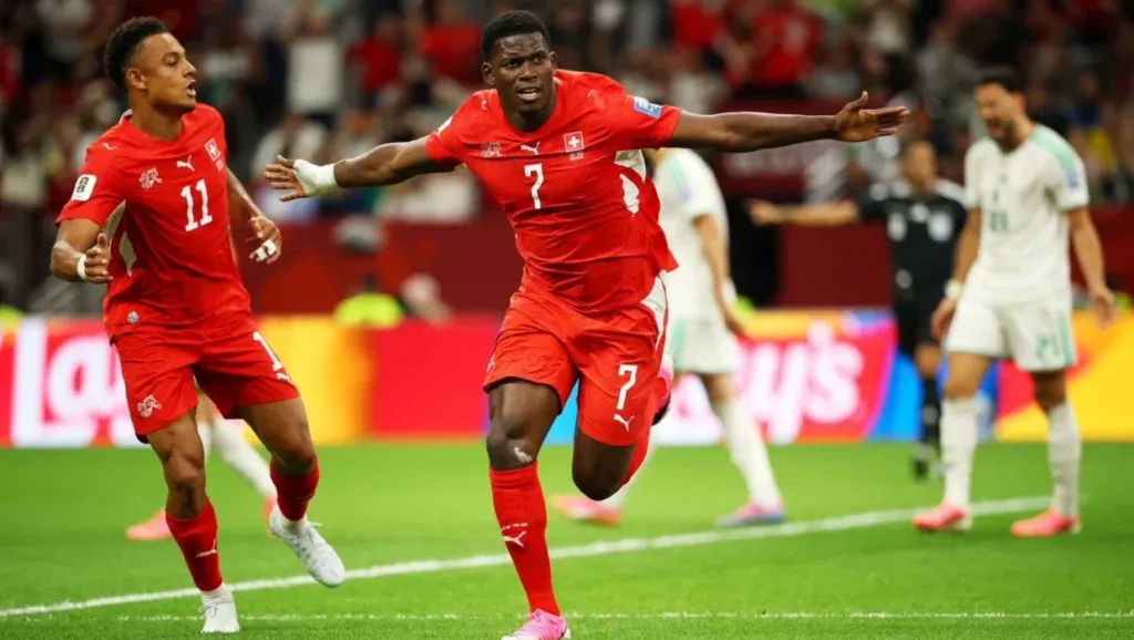 SUIZA da la hora y se instalan en octavos