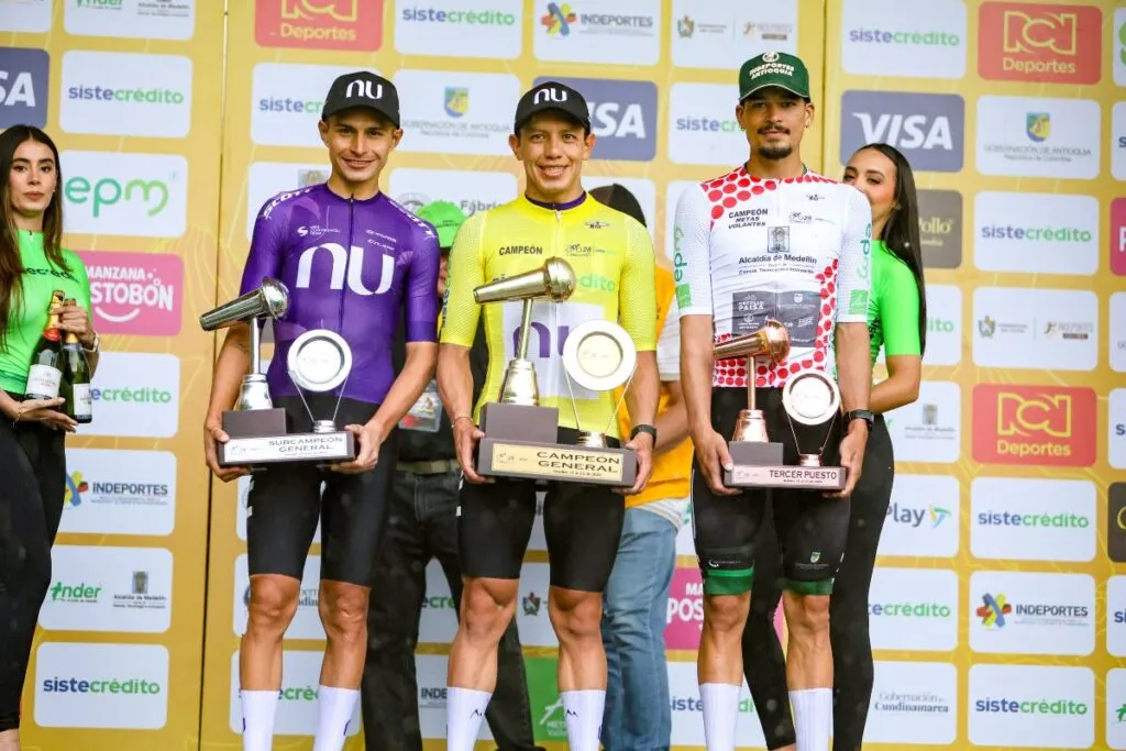 Javier Jamaica corona el título del CLÁSICO RCN SISTECREDITO - Fondo